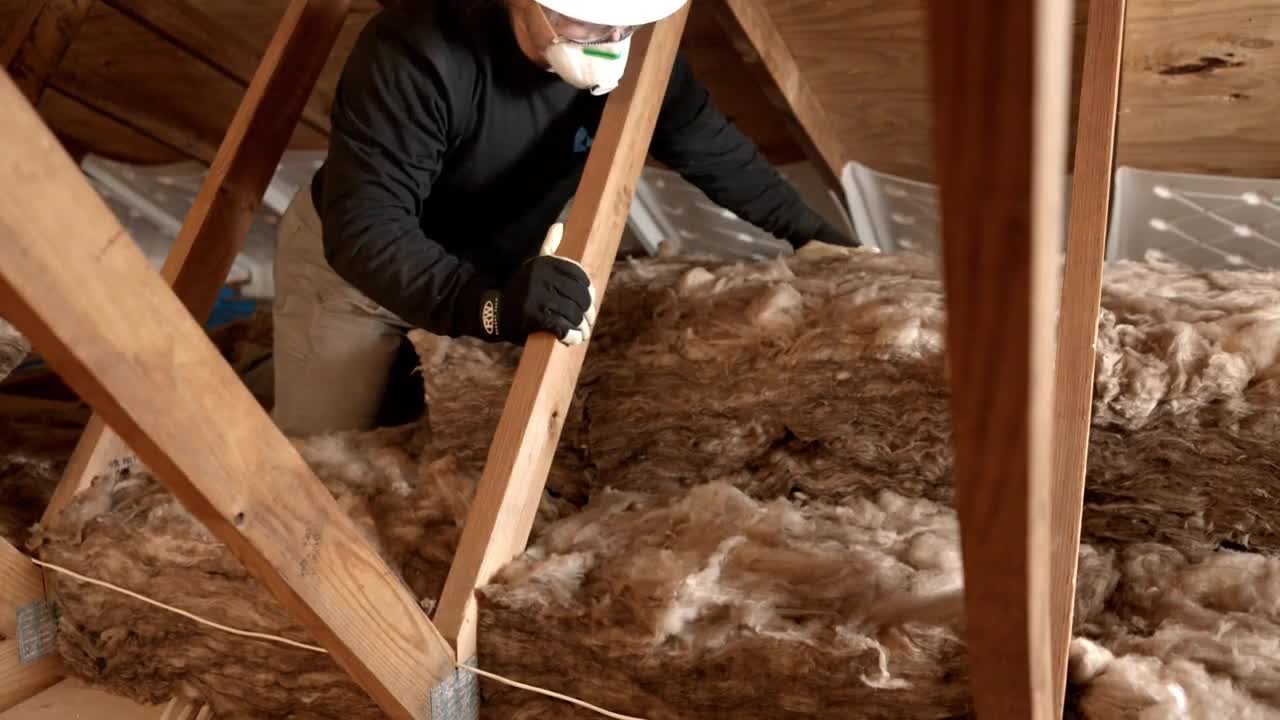 knauf-video-diy-ecobatt-installation.jpg